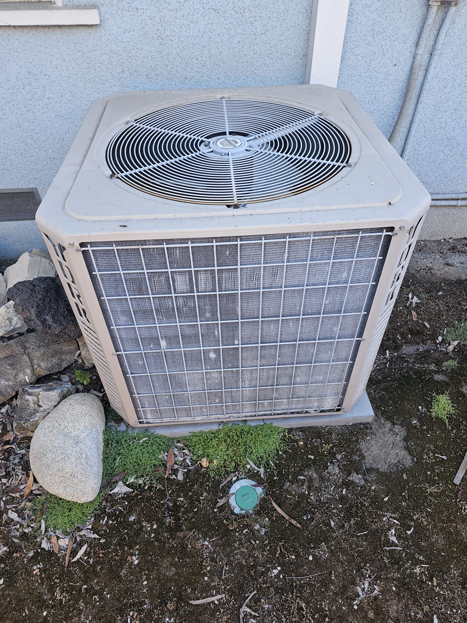 Old York AC unit outside a Florence, AZ home